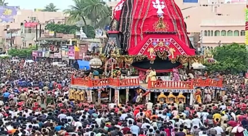 जगन्नाथ पुरी रथ यात्रा 2025 शुरू, लाखों भक्तों का उत्साह। तिथि, सुरक्षा इंतजाम, और परंपराओं की पूरी जानकारी